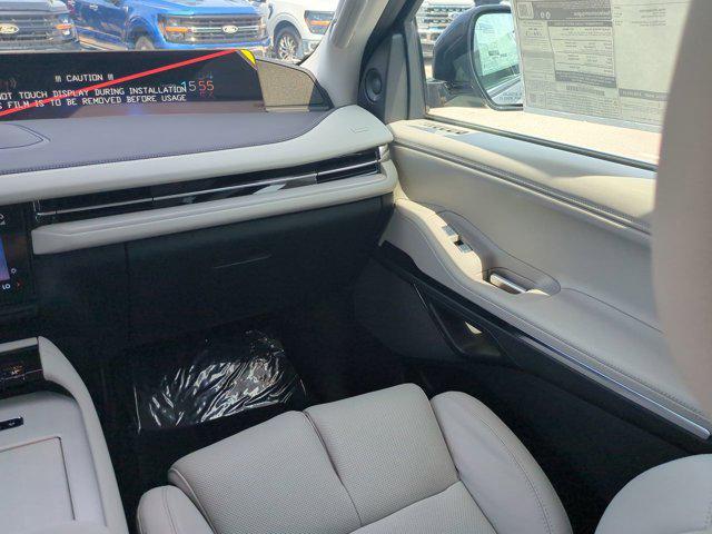 new 2025 Lincoln Navigator car, priced at $109,055