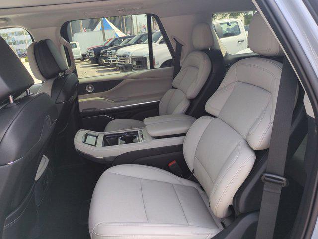 new 2025 Lincoln Navigator car, priced at $109,055