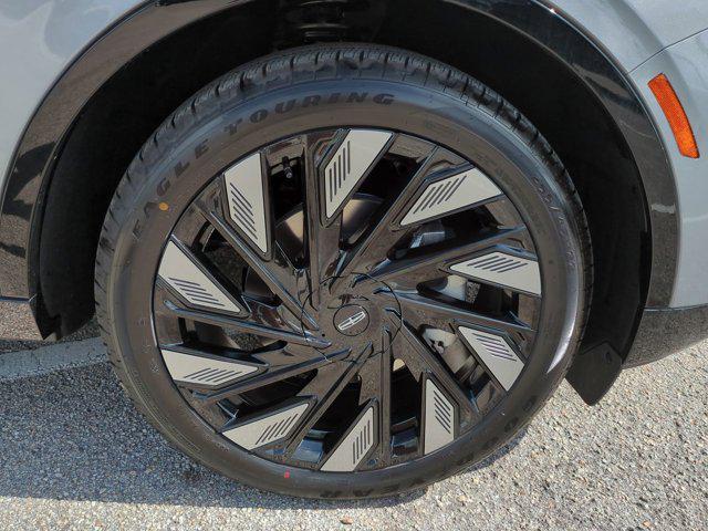 new 2025 Lincoln Nautilus car, priced at $69,910