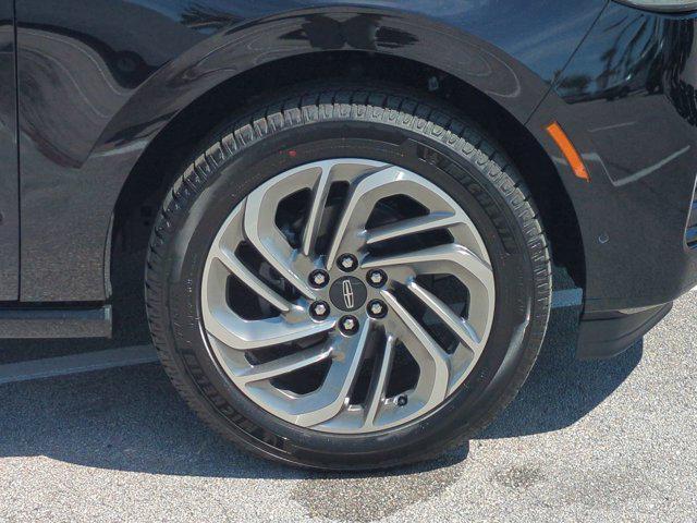 new 2025 Lincoln Navigator car, priced at $105,690