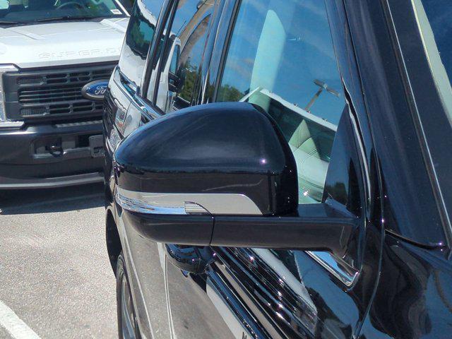new 2025 Lincoln Navigator car, priced at $105,690