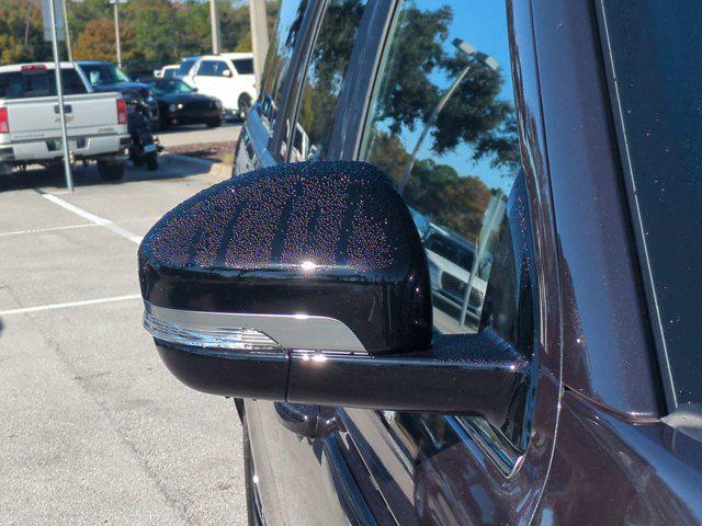 new 2025 Lincoln Navigator car, priced at $118,340