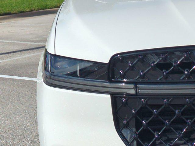 new 2025 Lincoln Navigator car, priced at $108,340