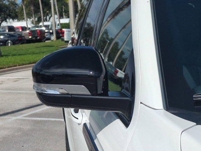 new 2025 Lincoln Navigator car, priced at $108,340