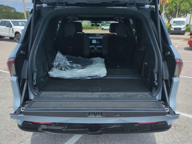new 2025 Lincoln Navigator car, priced at $106,555
