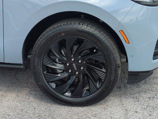 new 2025 Lincoln Navigator car, priced at $106,555
