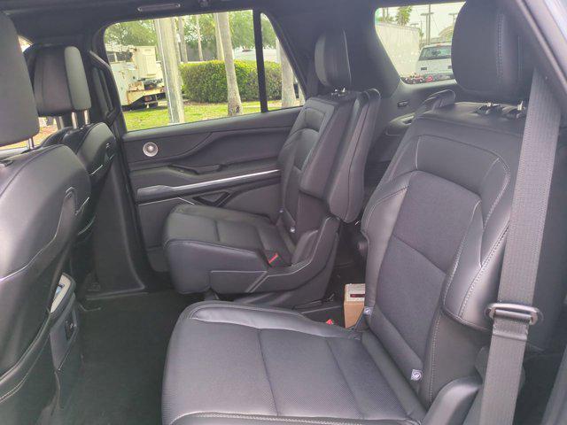 new 2025 Lincoln Navigator car, priced at $106,555