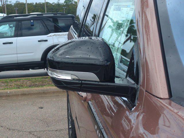 new 2025 Lincoln Navigator car, priced at $122,590