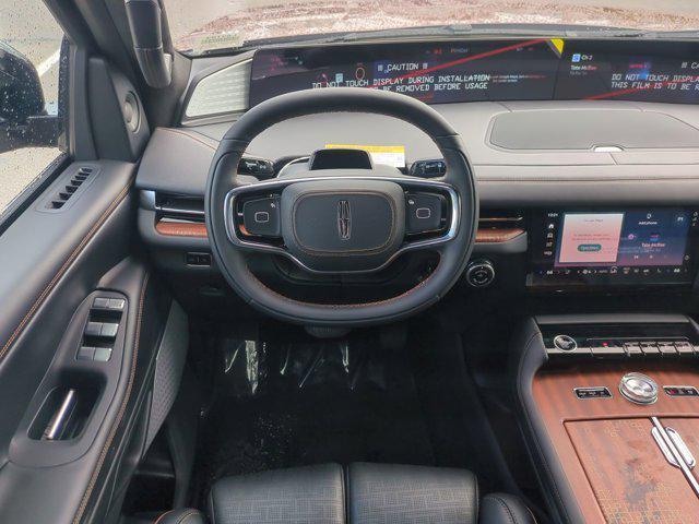 new 2025 Lincoln Navigator car, priced at $122,590
