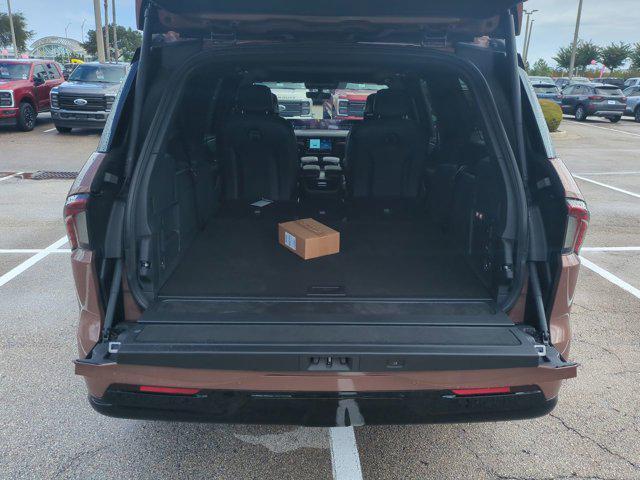 new 2025 Lincoln Navigator car, priced at $122,590