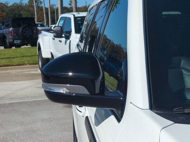new 2025 Lincoln Navigator car, priced at $111,330