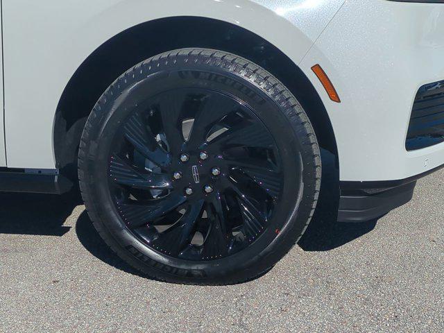 new 2025 Lincoln Navigator car, priced at $111,330