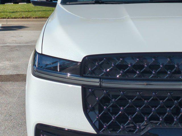 new 2025 Lincoln Navigator car, priced at $111,330