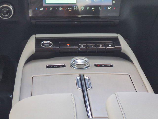 new 2025 Lincoln Navigator car, priced at $96,466