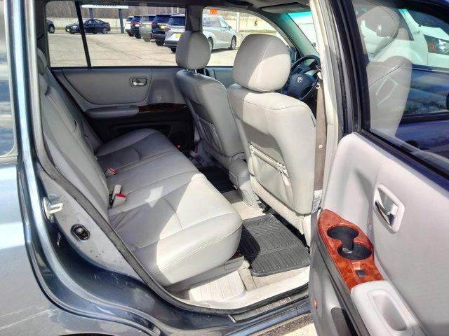 used 2005 Toyota Highlander car, priced at $5,995