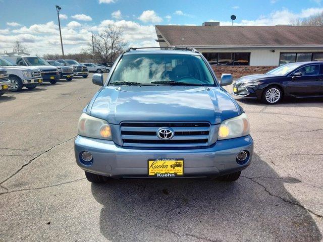 used 2005 Toyota Highlander car, priced at $5,995