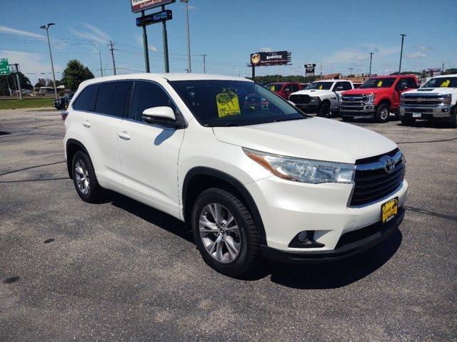 used 2016 Toyota Highlander car, priced at $23,900