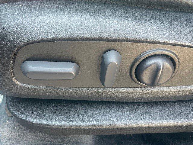 used 2022 Chevrolet Traverse car, priced at $22,995