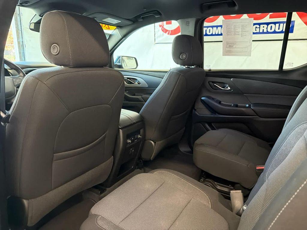 used 2022 Chevrolet Traverse car, priced at $29,599
