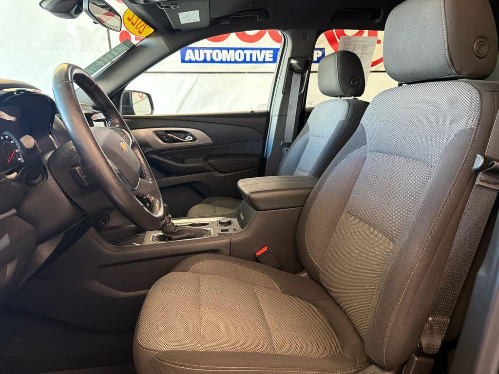 used 2022 Chevrolet Traverse car, priced at $29,599