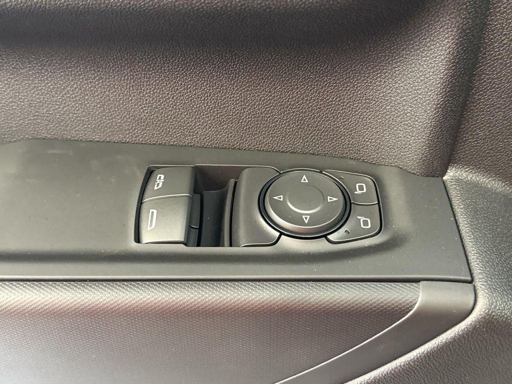 new 2025 GMC Sierra 1500 car, priced at $40,100