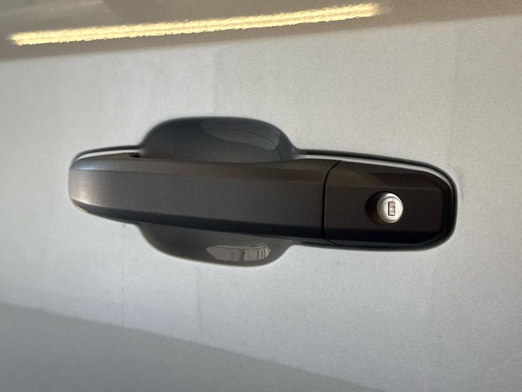 new 2025 GMC Sierra 1500 car, priced at $40,100