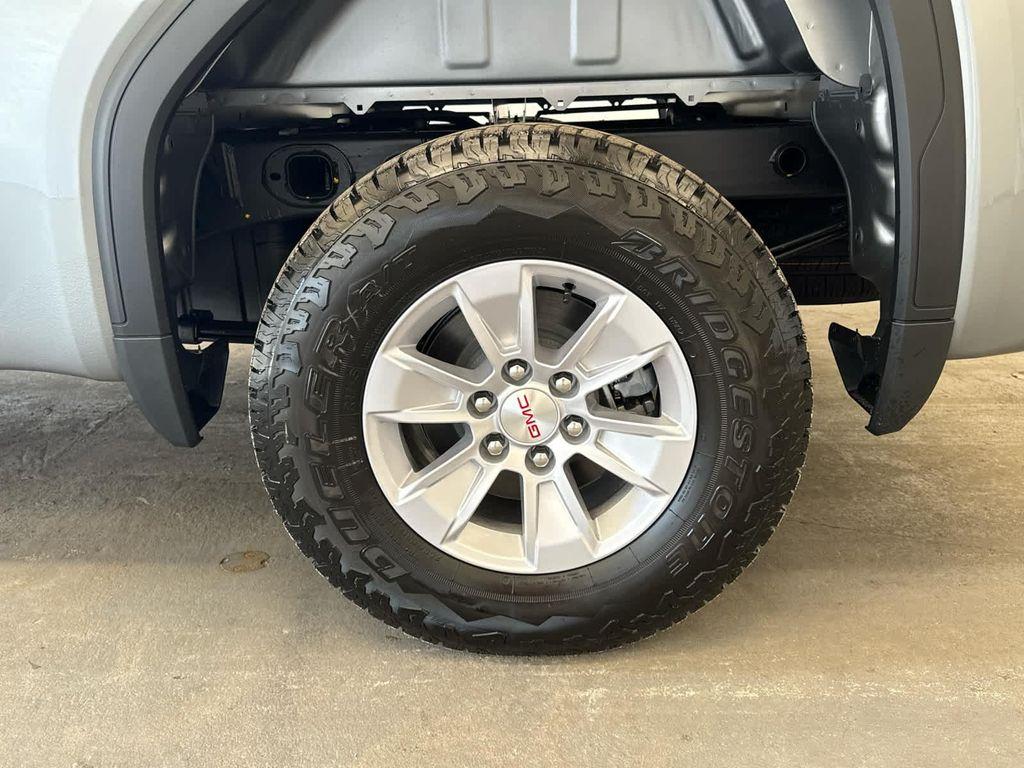 new 2025 GMC Sierra 1500 car, priced at $40,100