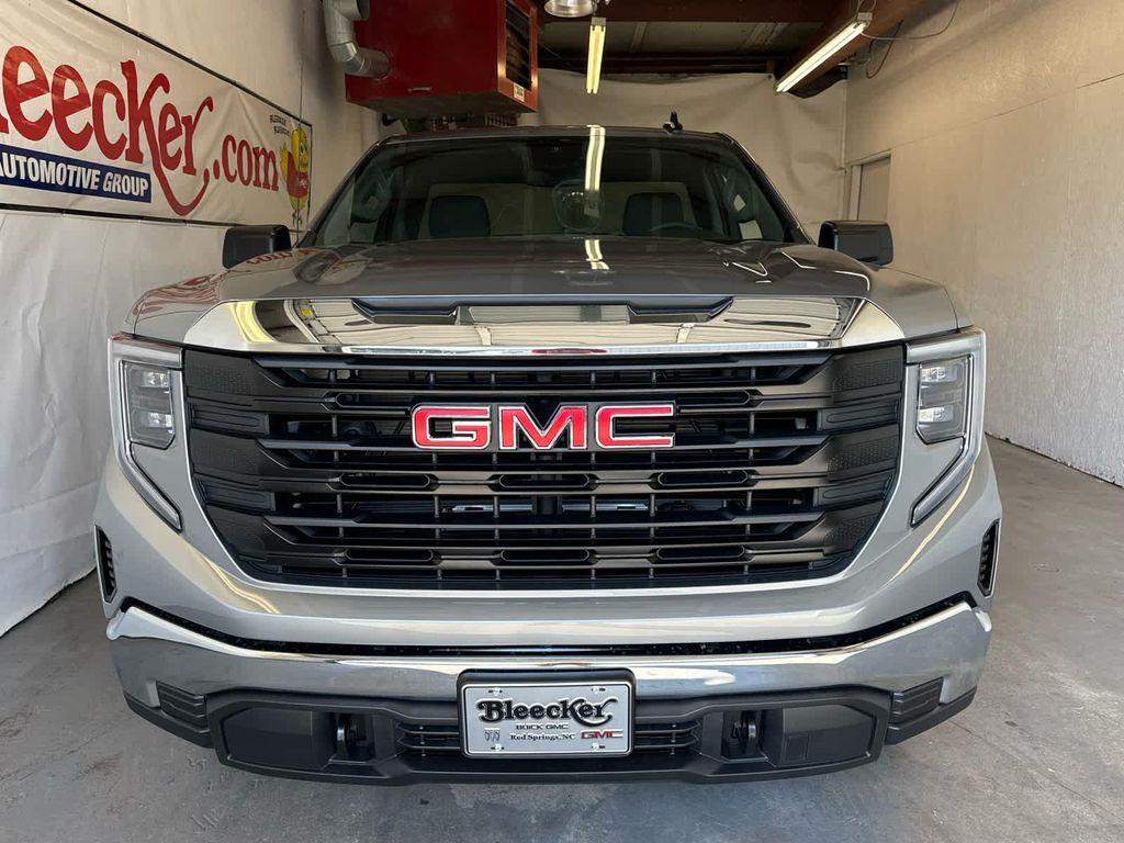 new 2025 GMC Sierra 1500 car, priced at $40,100