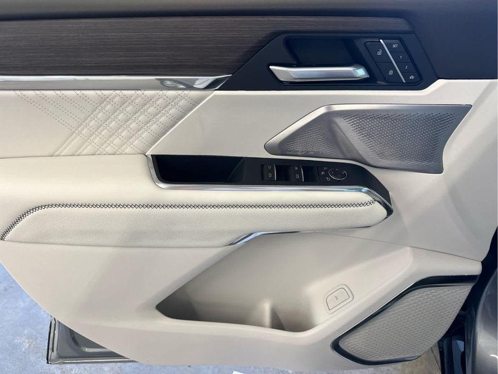 new 2025 GMC Acadia car, priced at $60,680