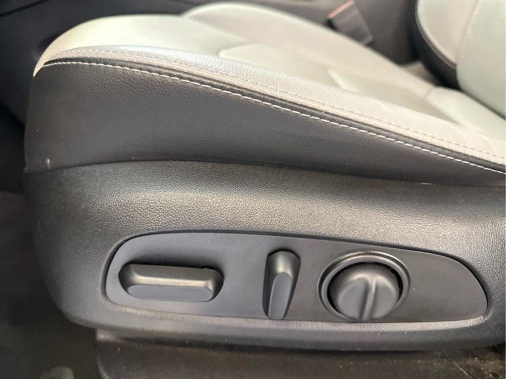 used 2019 Chevrolet Equinox car, priced at $19,550