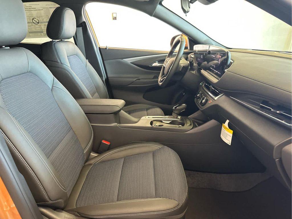 new 2025 Buick Envista car, priced at $26,782