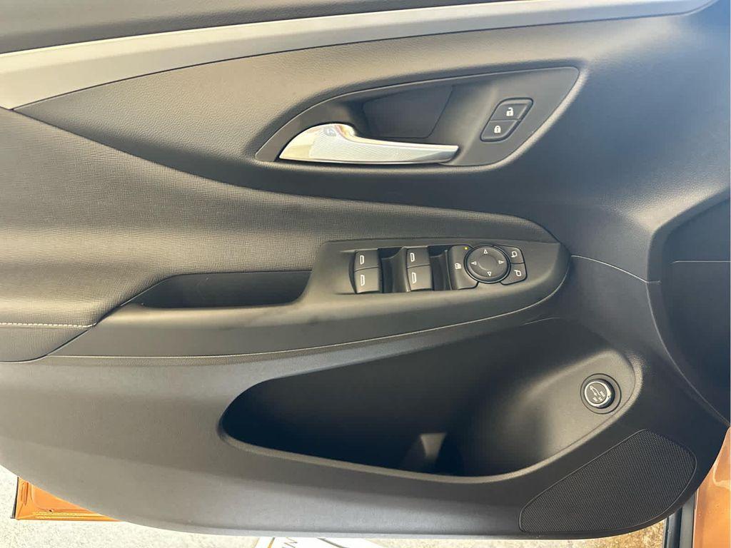 new 2025 Buick Envista car, priced at $26,782