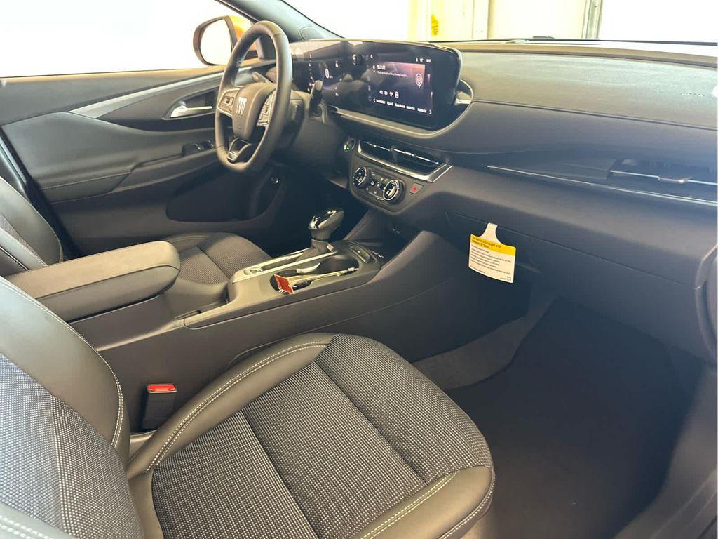 new 2025 Buick Envista car, priced at $26,782