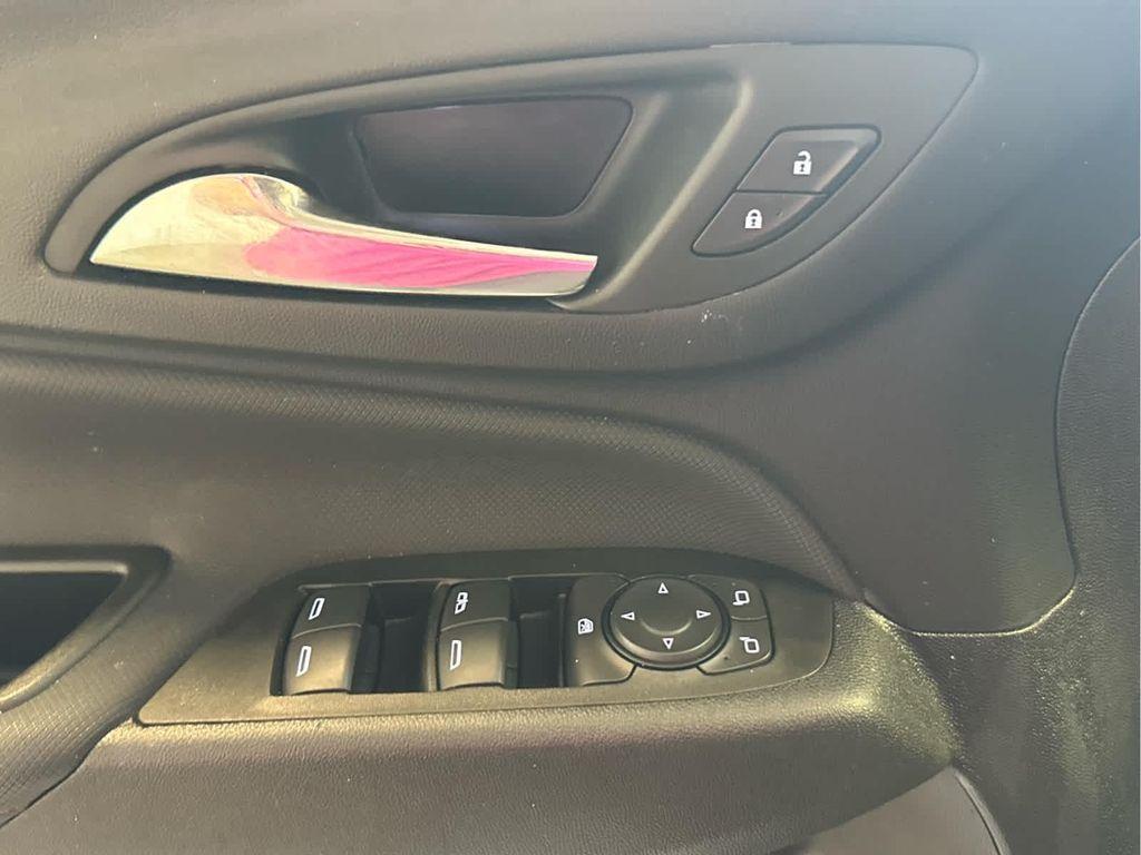 used 2023 Chevrolet Equinox car, priced at $26,334