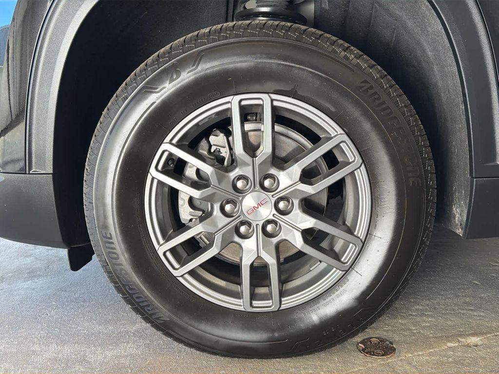 used 2025 GMC Acadia car, priced at $37,900