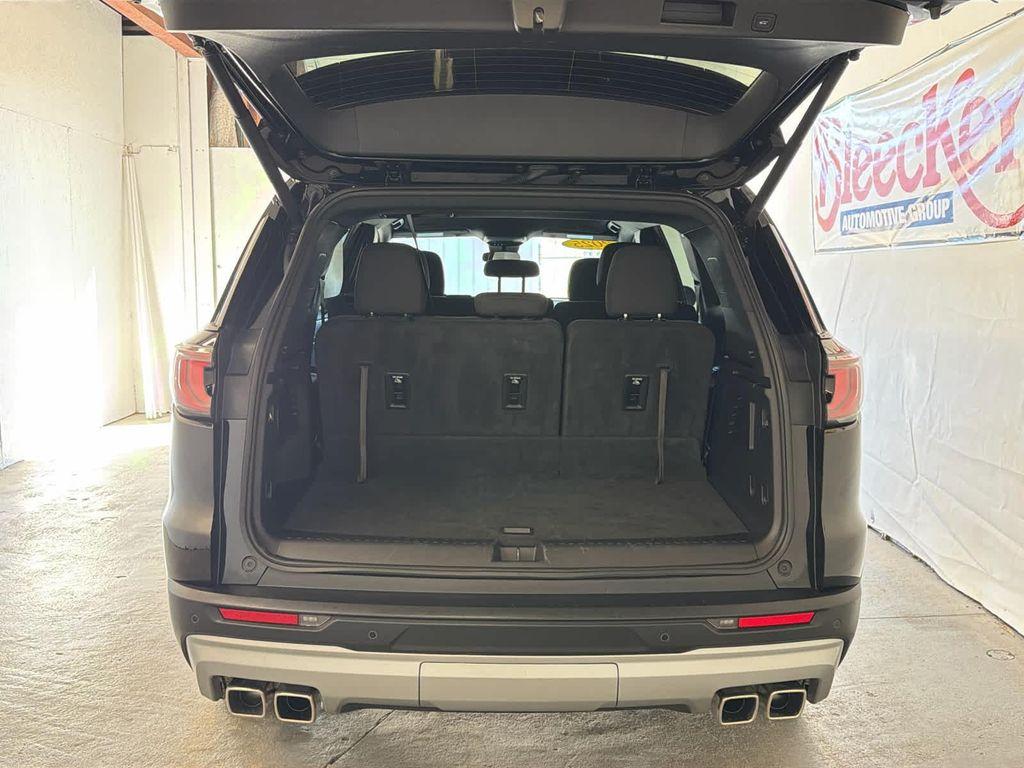 used 2025 GMC Acadia car, priced at $37,900