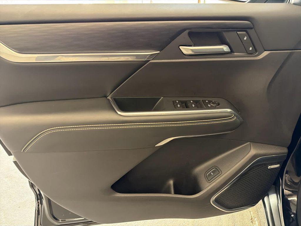 used 2025 GMC Acadia car, priced at $37,900