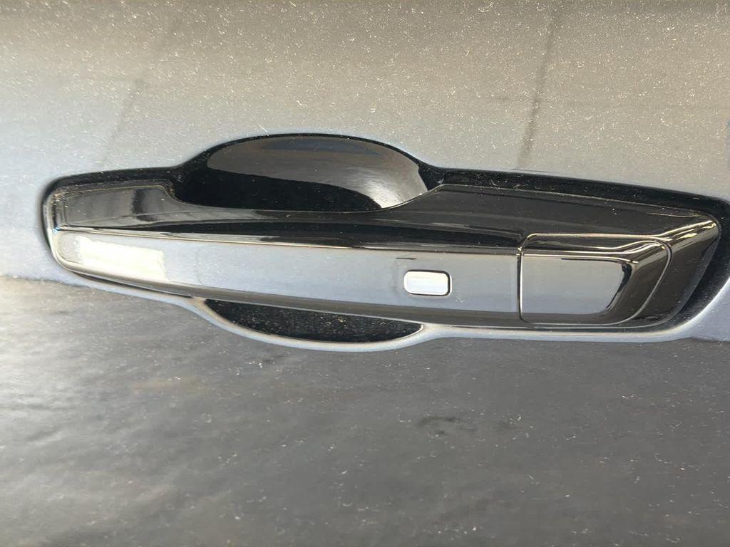 used 2025 GMC Acadia car, priced at $37,900