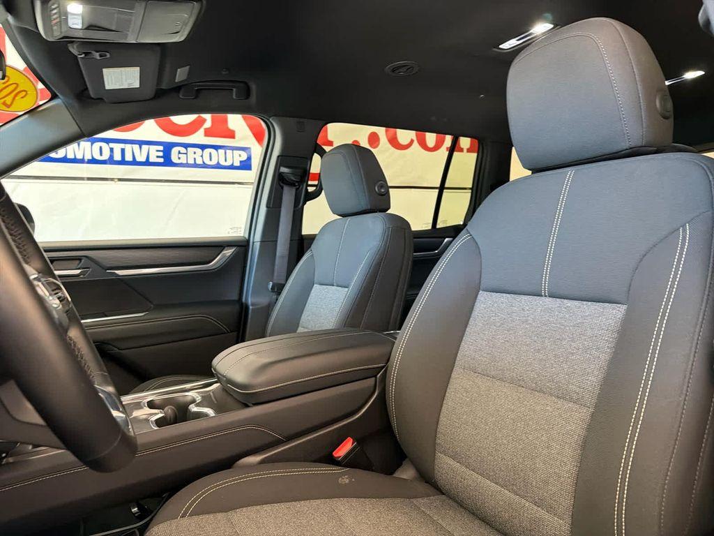 used 2025 GMC Acadia car, priced at $37,900