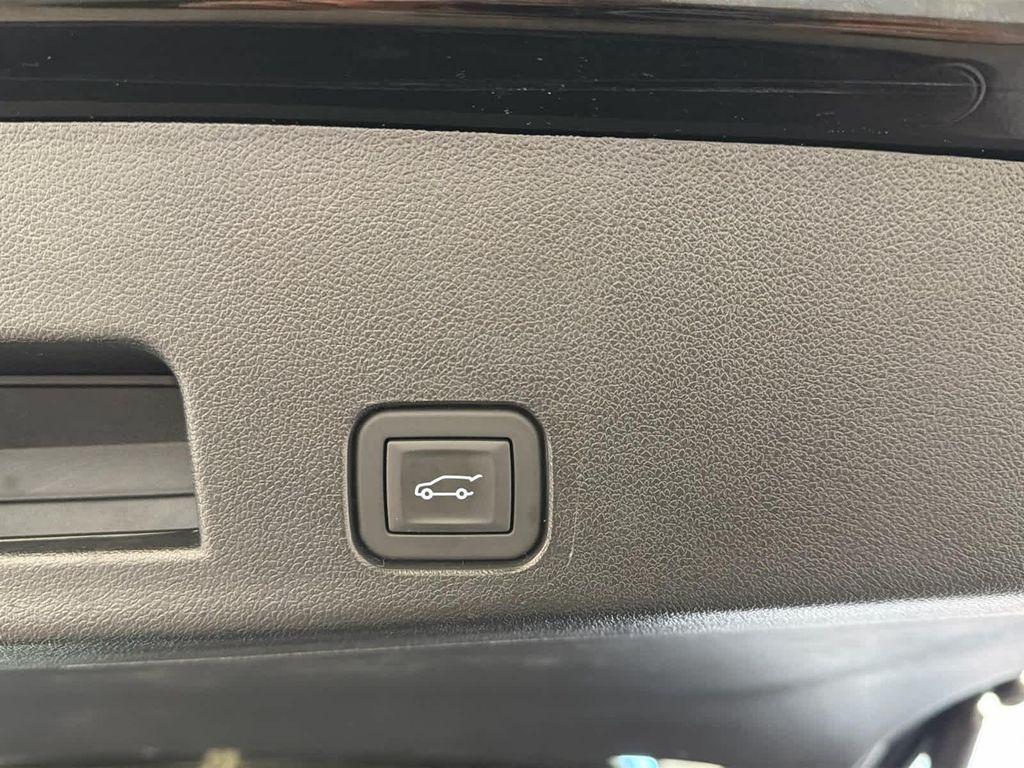 used 2025 GMC Acadia car, priced at $37,900