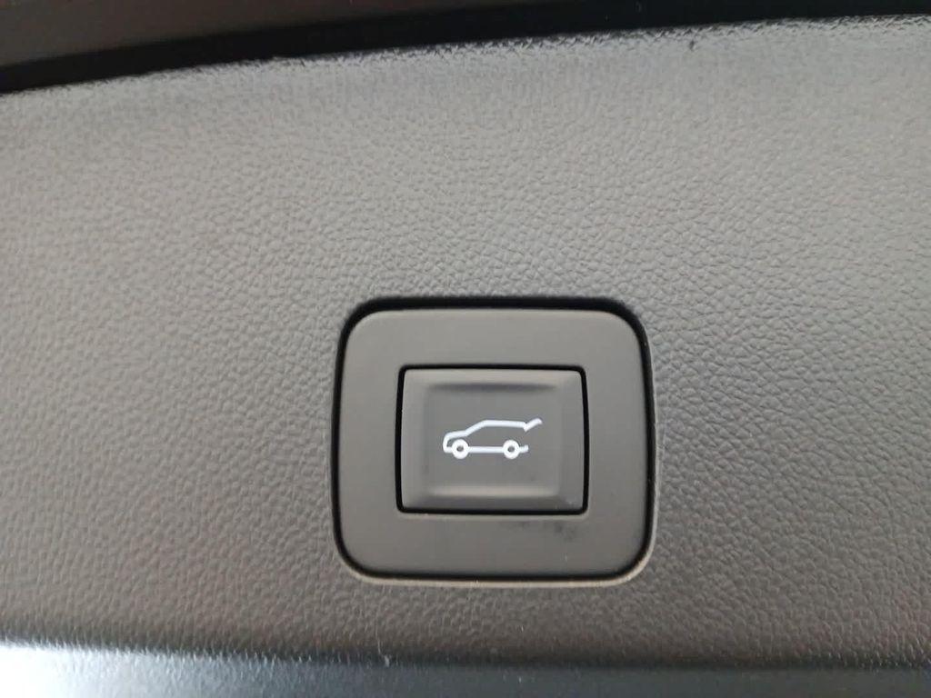 new 2025 Buick Encore GX car, priced at $28,301