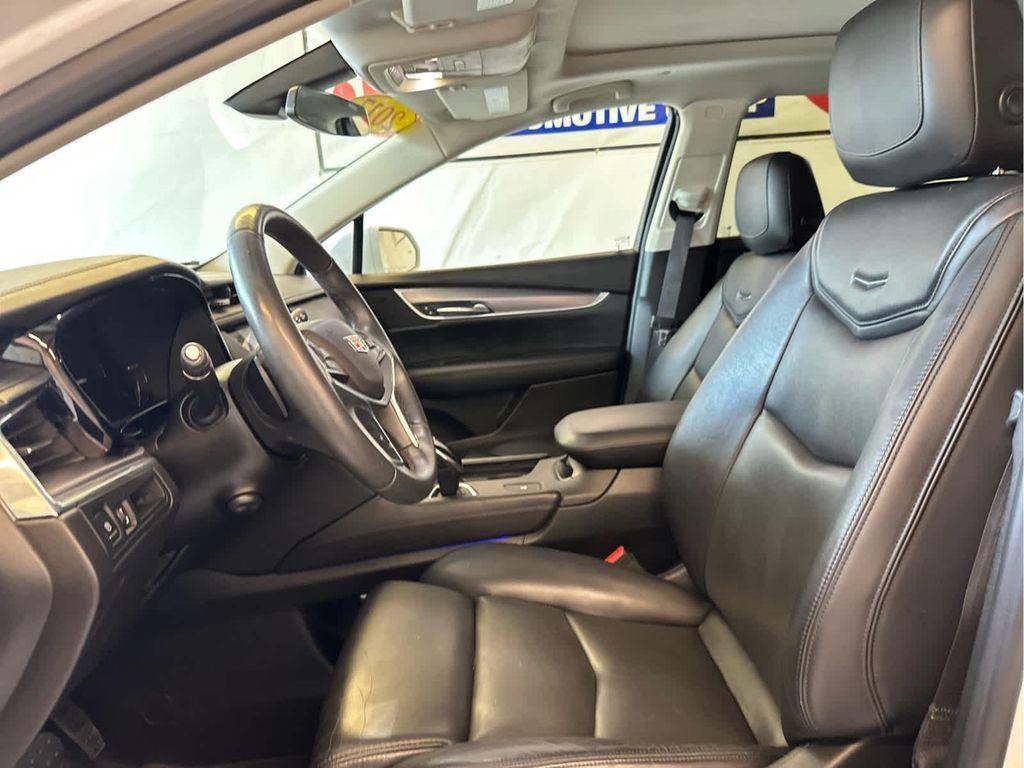 used 2017 Cadillac XT5 car, priced at $17,000