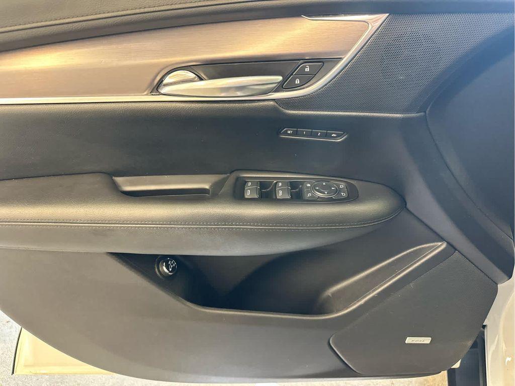 used 2017 Cadillac XT5 car, priced at $17,000