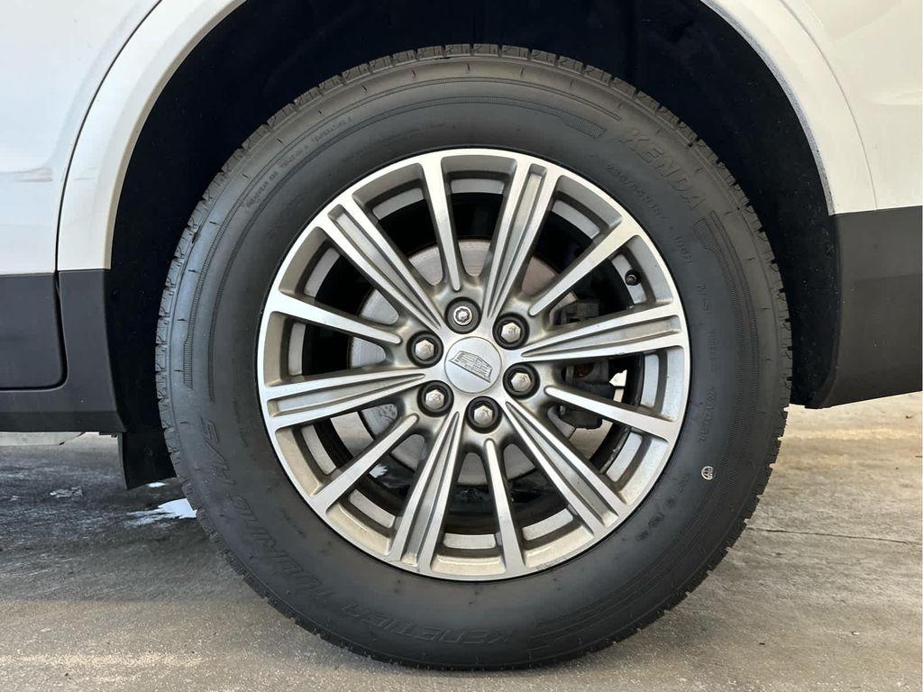 used 2017 Cadillac XT5 car, priced at $17,000