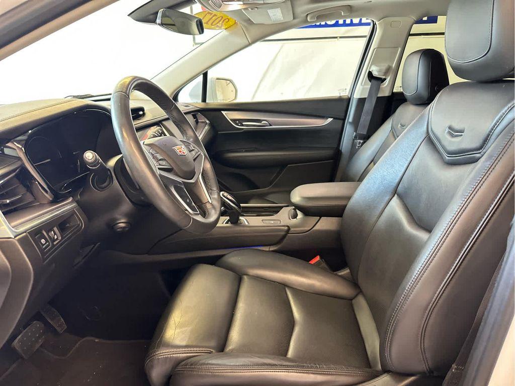 used 2017 Cadillac XT5 car, priced at $17,000