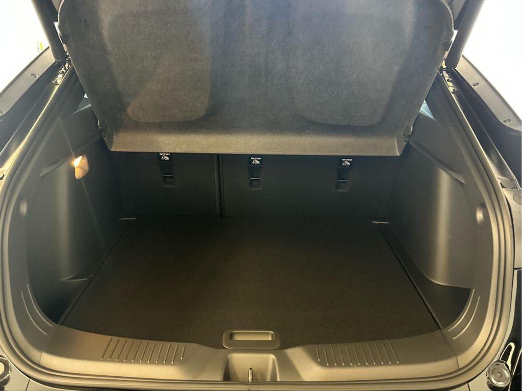 new 2025 Buick Envista car, priced at $26,279