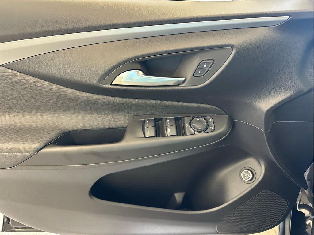 new 2025 Buick Envista car, priced at $26,279