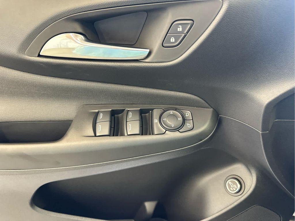 new 2025 Buick Envista car, priced at $26,279