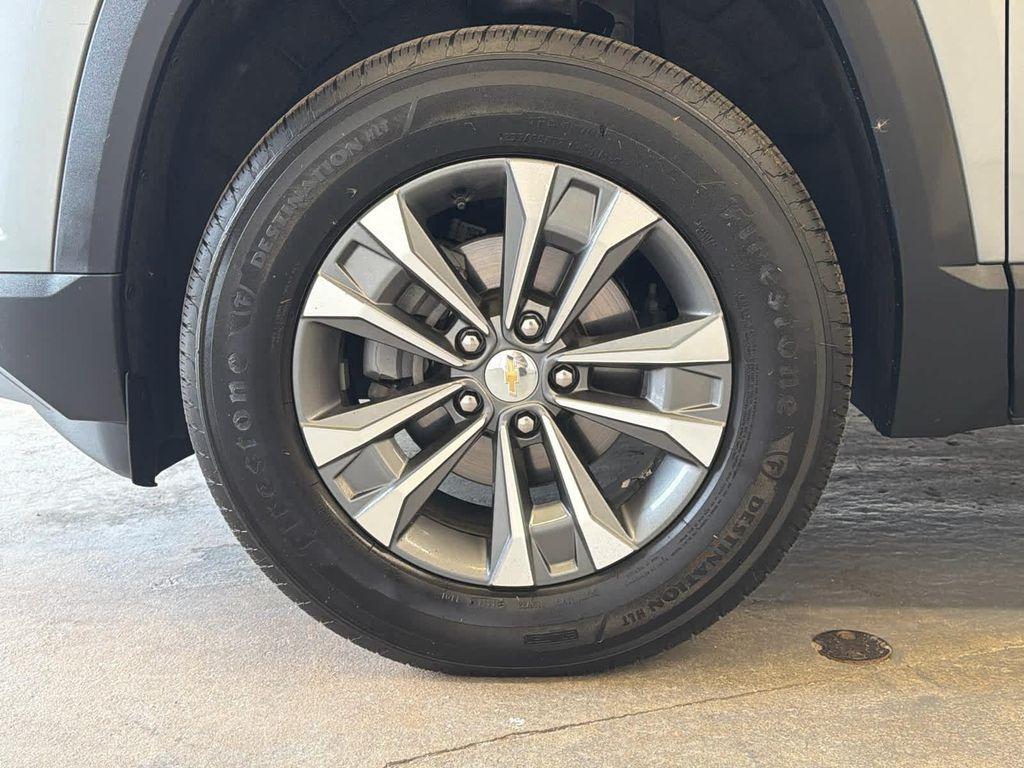 used 2025 Chevrolet Equinox car, priced at $24,801