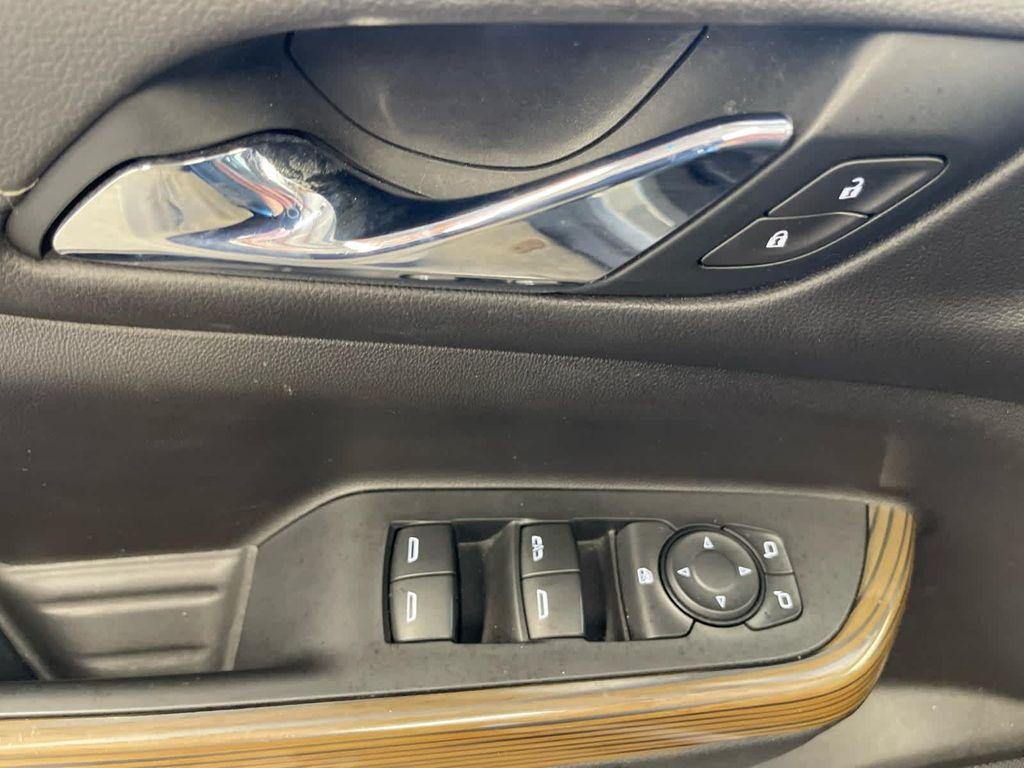 used 2021 GMC Acadia car, priced at $25,998